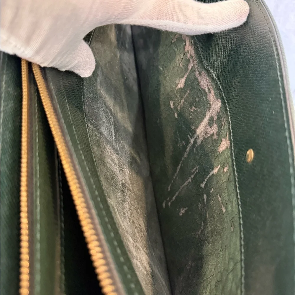 Auth Louis Vuitton Taiga Leather BriefcaseGreen Vintage 1977 Made in France